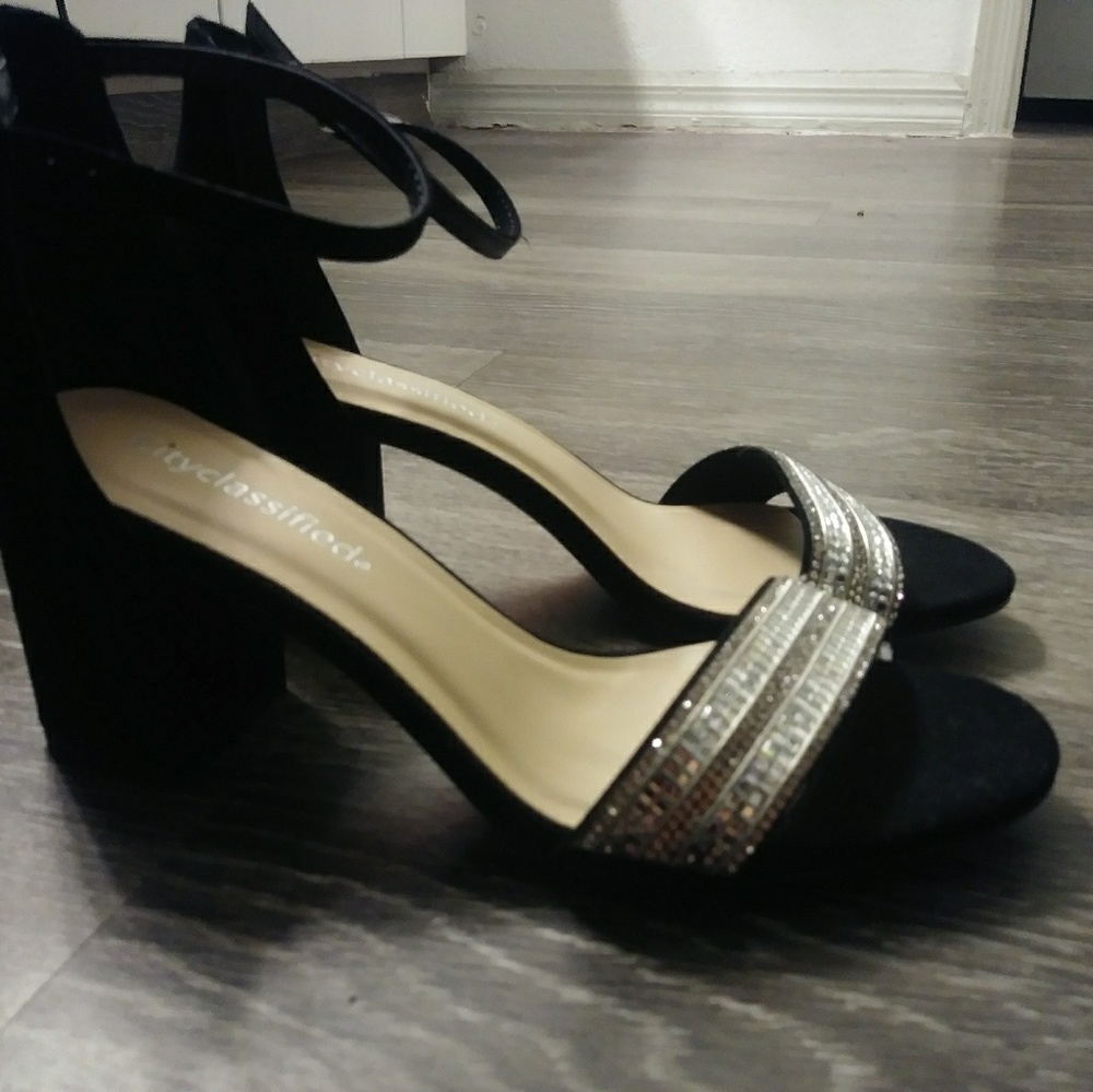 Diamond strap heels - Picture 2 of 4